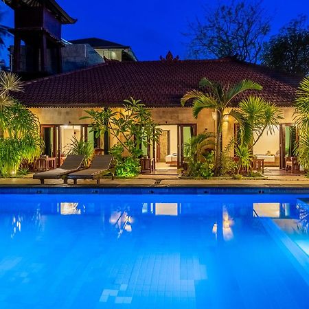 Senang Luxury Villa Гили Еър Екстериор снимка
